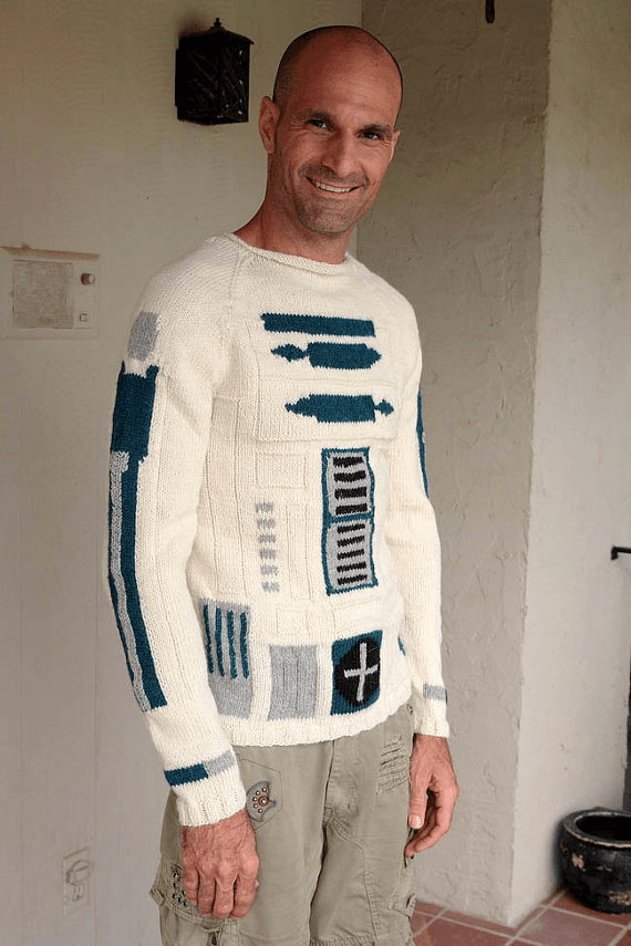 R2D2 sweater