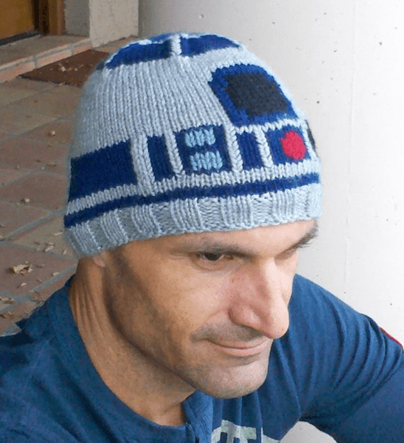 R2-D2 sweater