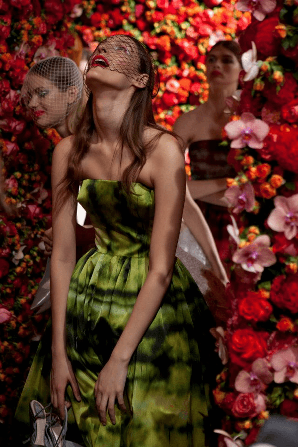 Diors Show 1 Million Flowers