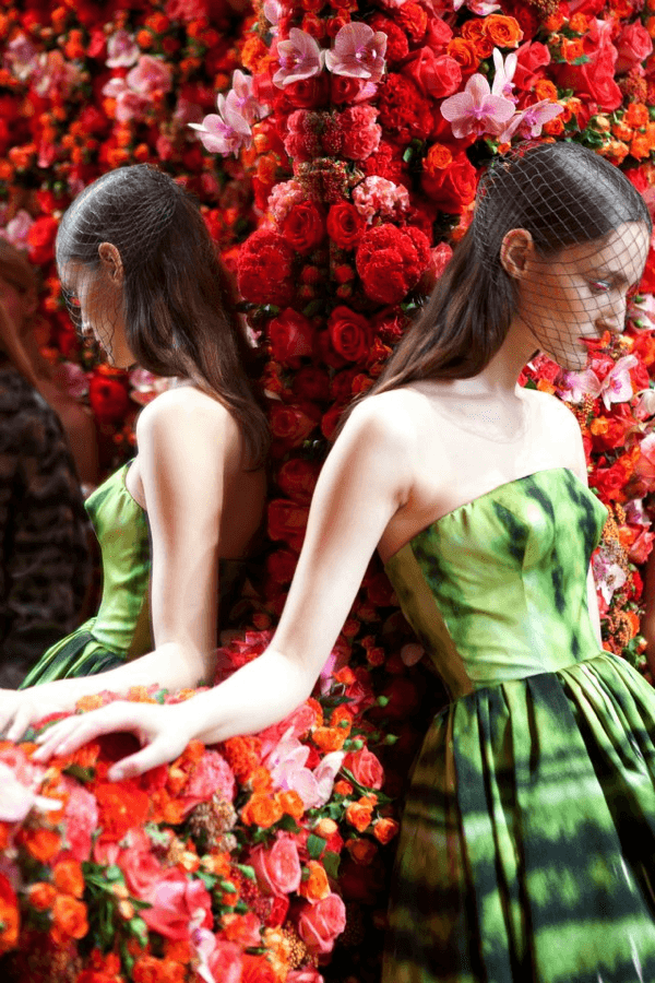 Diors Show 1 Million Flowers