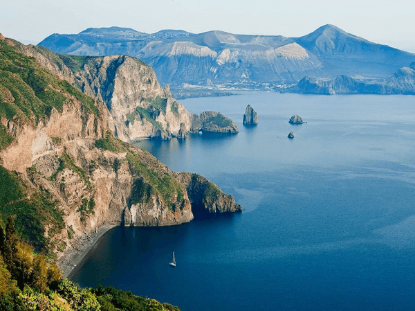 The 12 Top Scenic Islands in the World