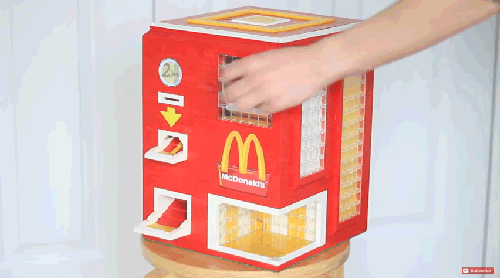 これすごい！LEGOで作ったチキンマックナゲットの自動販売機