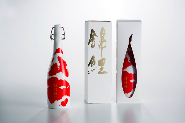 本物の錦鯉のように美しいボトルの日本酒「錦鯉 KOI」がステキ