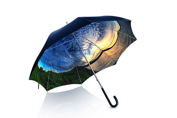 雨の日に、あの日の景色や思い出が蘇る。360°写真を傘にプリントする「PANORELLA」