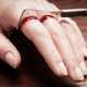 【閲覧注意】怖すぎる！指を切り落としそうに見える過激な指輪 - Bloody Cleaver Ring